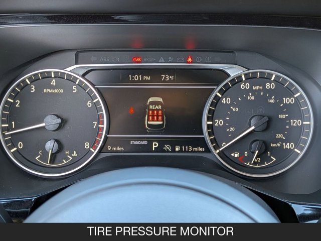 2025 Nissan Pathfinder SV