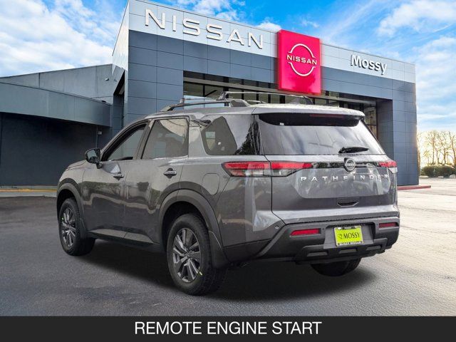 2025 Nissan Pathfinder SV
