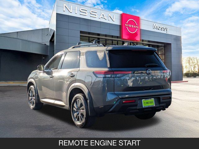 2025 Nissan Pathfinder SV