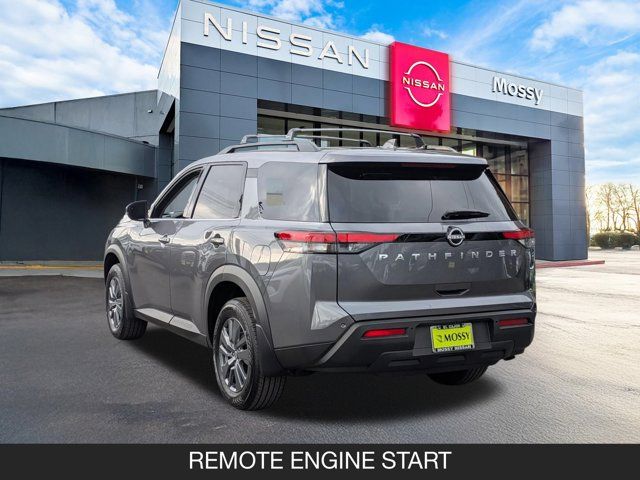 2025 Nissan Pathfinder SV