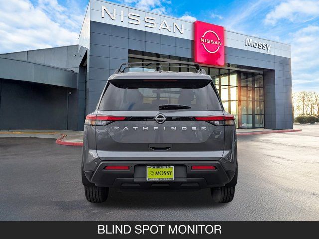 2025 Nissan Pathfinder SV