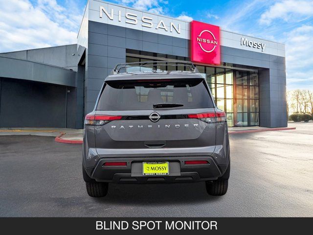 2025 Nissan Pathfinder SV