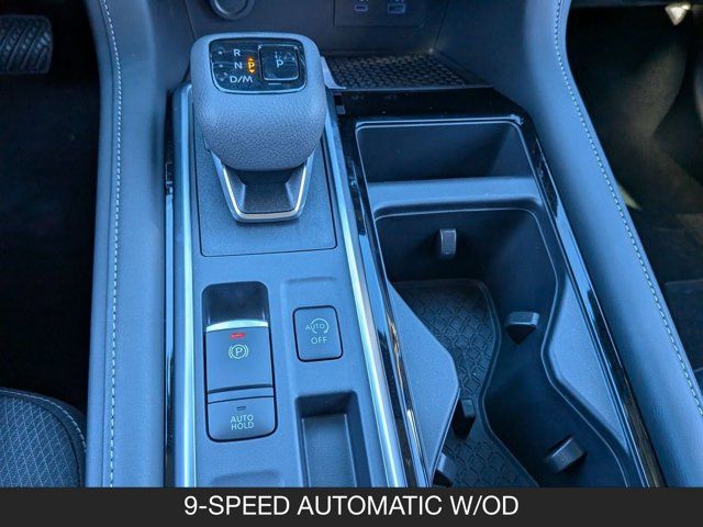 2025 Nissan Pathfinder SV