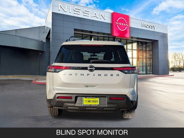 2025 Nissan Pathfinder SV