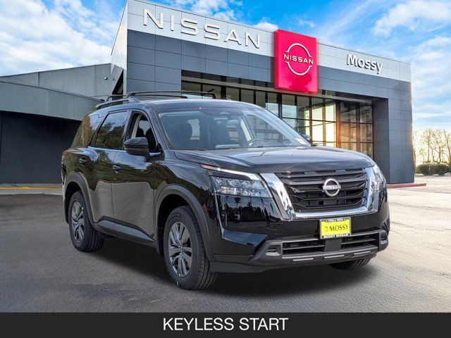 2025 Nissan Pathfinder SV