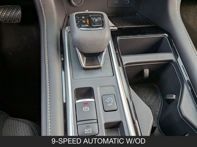 2025 Nissan Pathfinder SV