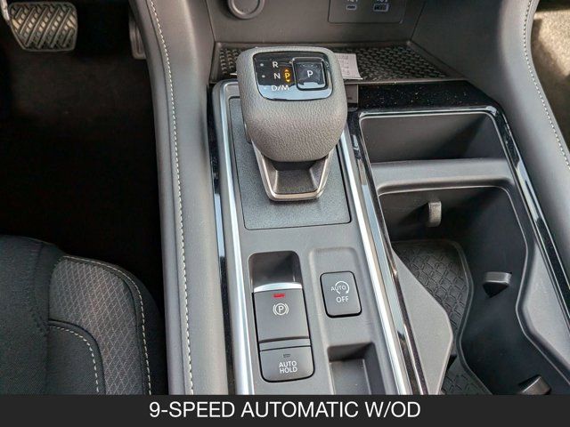 2025 Nissan Pathfinder SV