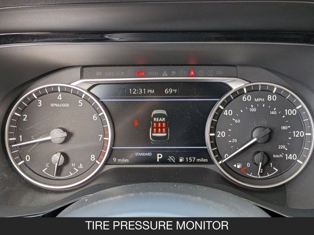 2025 Nissan Pathfinder SV