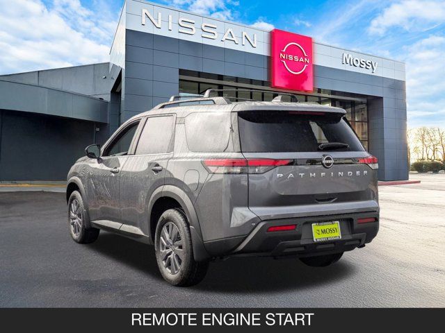 2025 Nissan Pathfinder SV