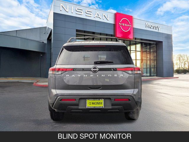 2025 Nissan Pathfinder SV