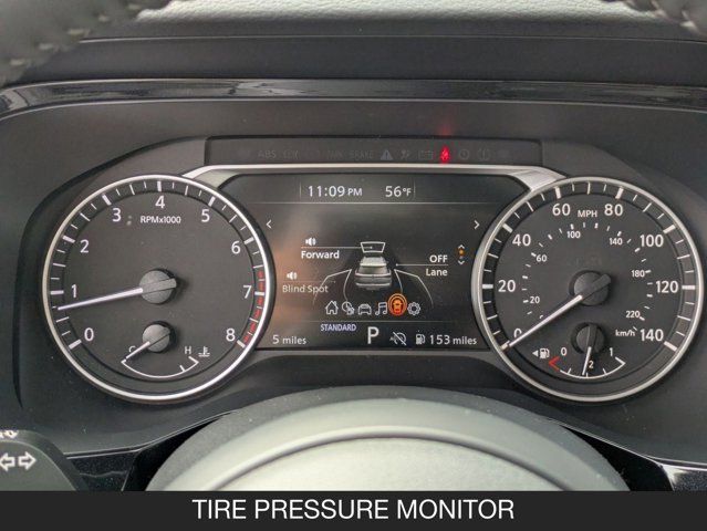 2025 Nissan Pathfinder SV