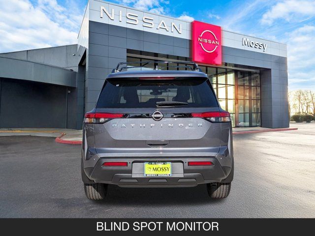 2025 Nissan Pathfinder SV