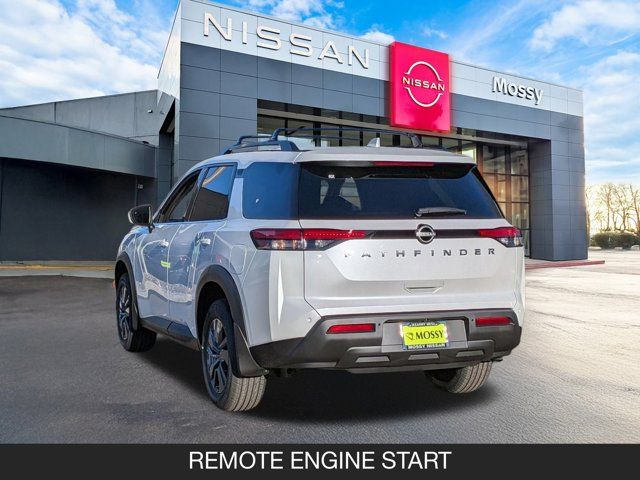 2025 Nissan Pathfinder SV