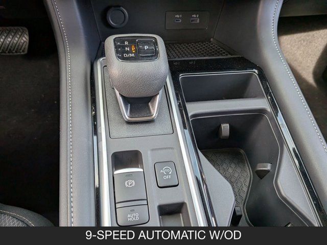 2025 Nissan Pathfinder SV