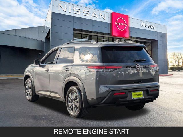 2025 Nissan Pathfinder SV