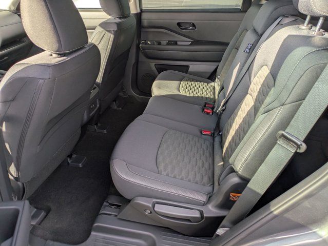 2025 Nissan Pathfinder SV 2025 Nissan Pathfinder SV