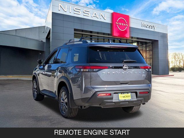 2025 Nissan Pathfinder SV