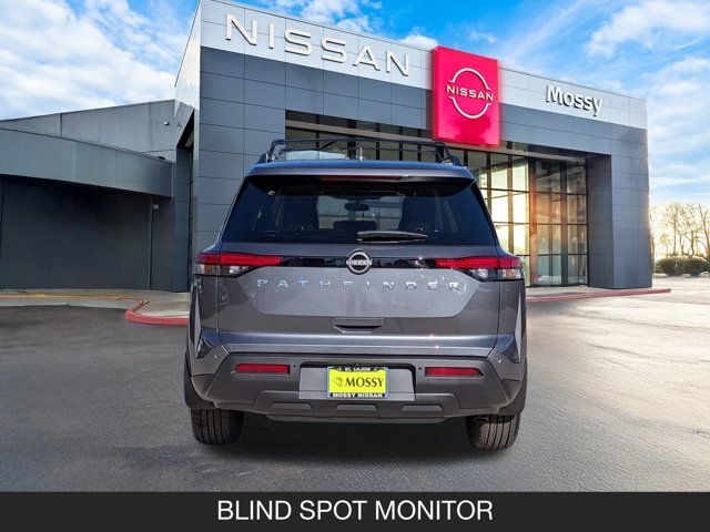 2025 Nissan Pathfinder SV