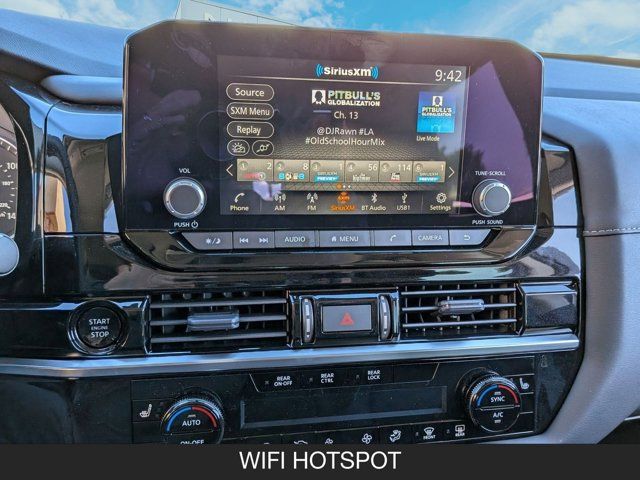 2025 Nissan Pathfinder SV