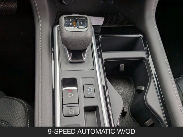 2025 Nissan Pathfinder SV