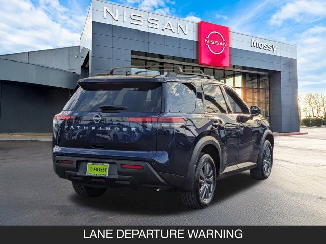 2025 Nissan Pathfinder SV