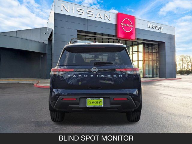 2025 Nissan Pathfinder SV