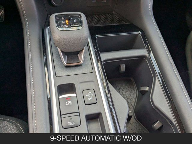 2025 Nissan Pathfinder SV