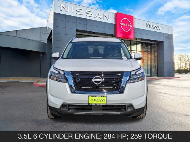 2025 Nissan Pathfinder SV