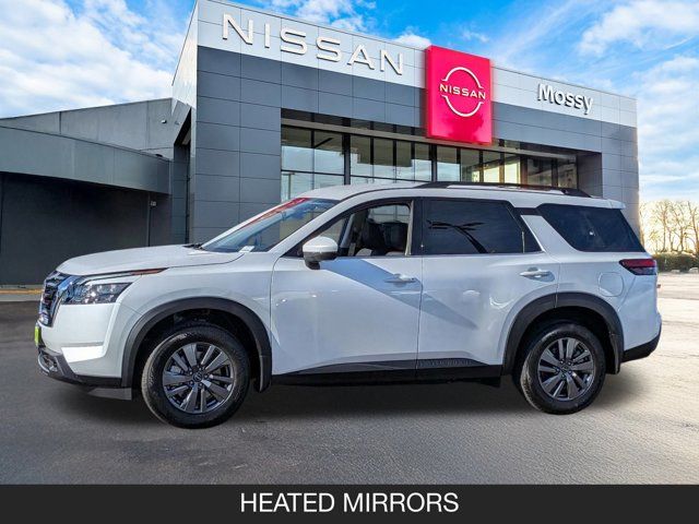 2025 Nissan Pathfinder SV