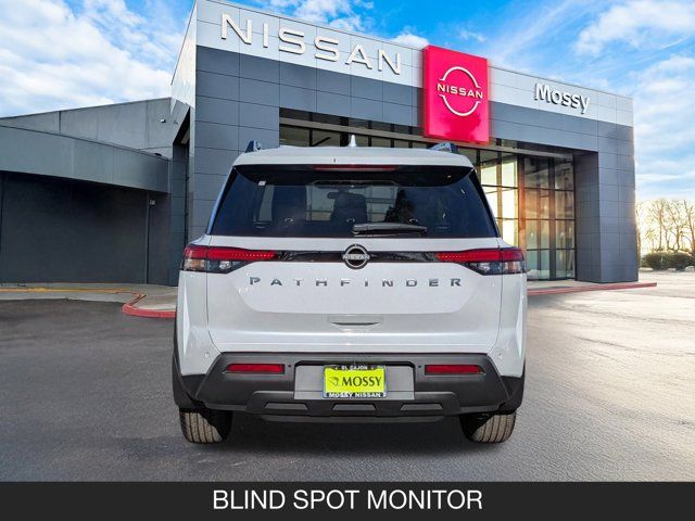 2025 Nissan Pathfinder SV