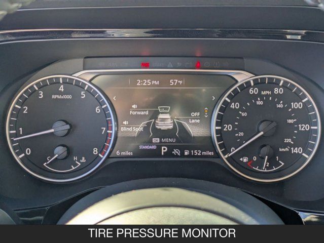 2025 Nissan Pathfinder SV