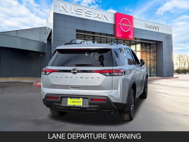 2025 Nissan Pathfinder SV