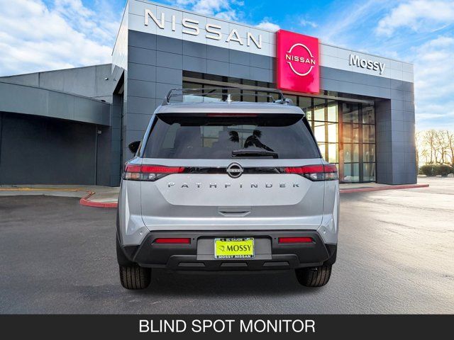 2025 Nissan Pathfinder SV