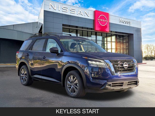 2025 Nissan Pathfinder SV