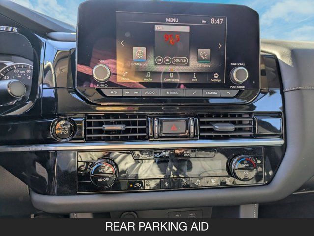 2025 Nissan Pathfinder SV