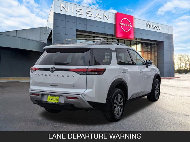 2025 Nissan Pathfinder SL