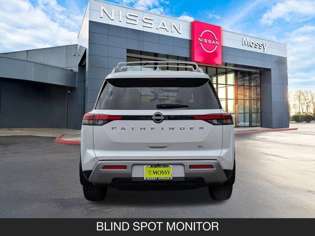 2025 Nissan Pathfinder SL