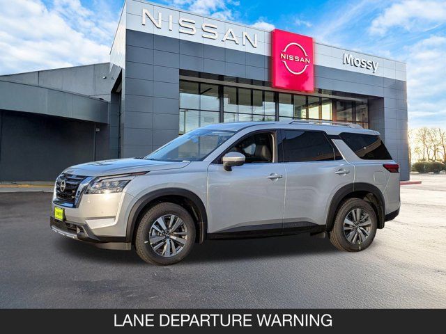 2025 Nissan Pathfinder SL