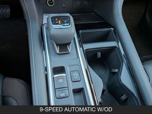 2025 Nissan Pathfinder SL