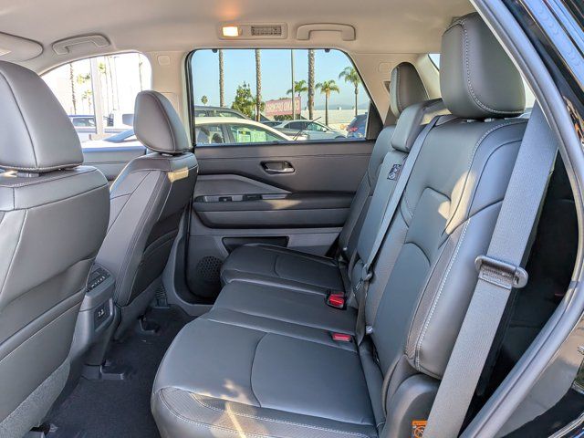 2025 Nissan Pathfinder SL 2025 Nissan Pathfinder SL