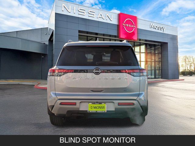 2025 Nissan Pathfinder SL