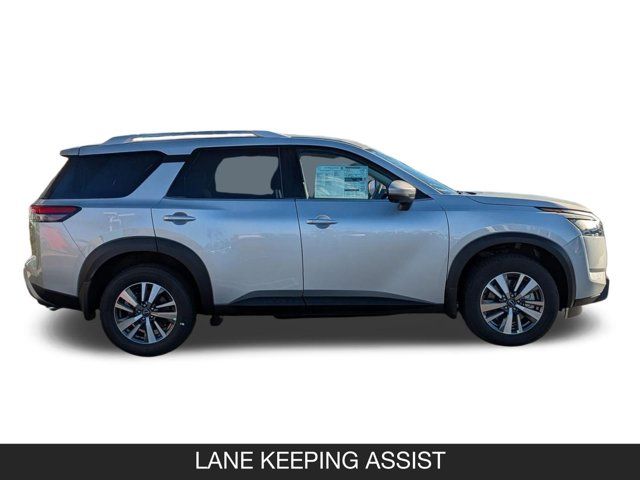 2025 Nissan Pathfinder SL