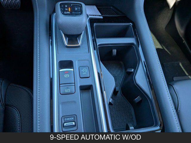 2025 Nissan Pathfinder SL