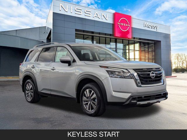 2025 Nissan Pathfinder SL