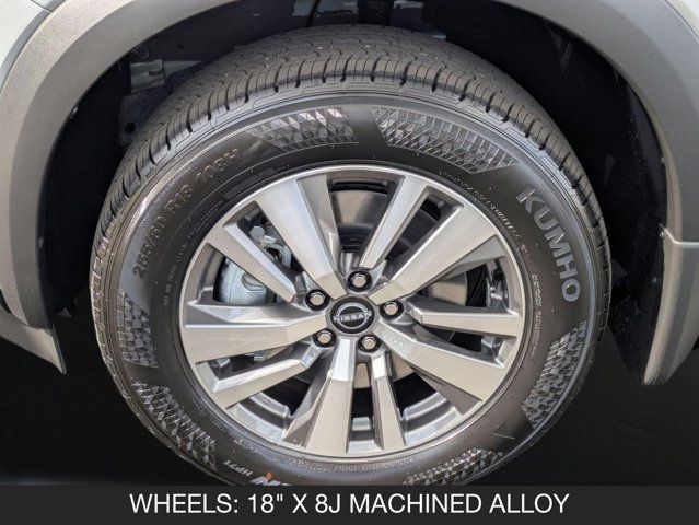 2025 Nissan Pathfinder SL