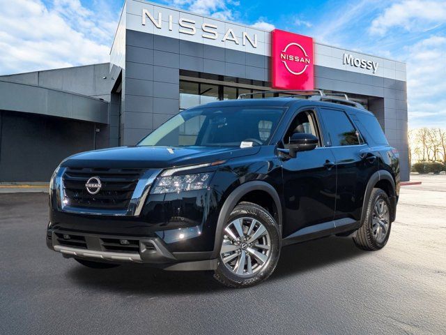 2025 Nissan Pathfinder SL