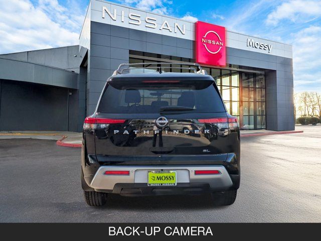 2025 Nissan Pathfinder SL