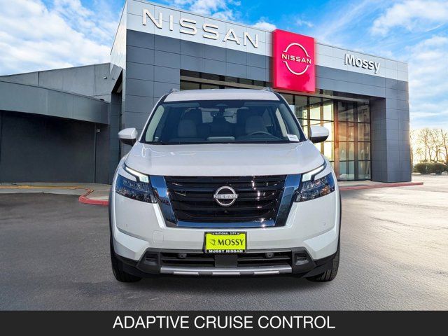 2025 Nissan Pathfinder SL