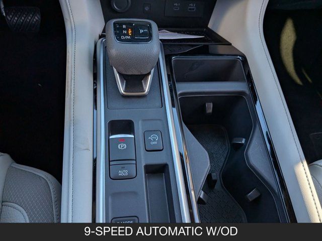 2025 Nissan Pathfinder SL