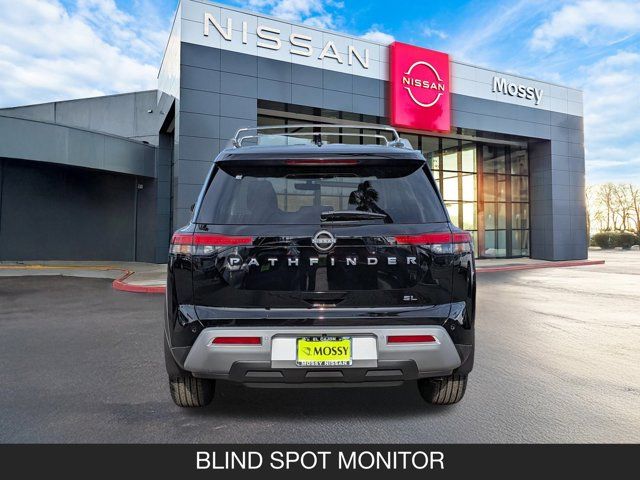 2025 Nissan Pathfinder SL